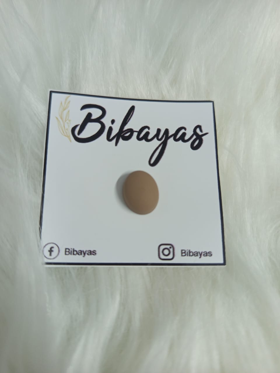 Hijab Magnet Light Brown oval